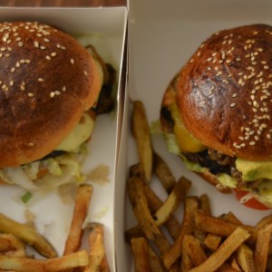Burger food truck: Cantine California