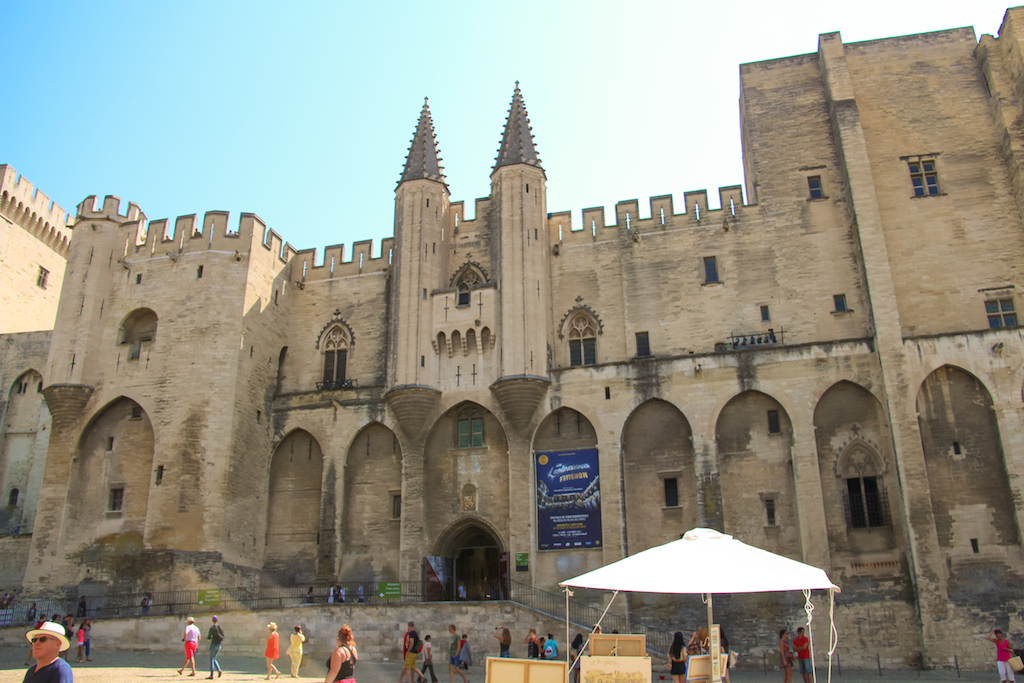 Villages du Lubéron-Palais des papes Avignon