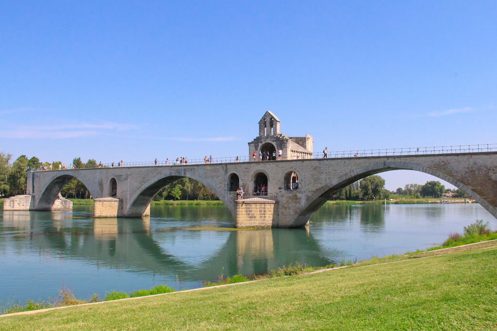 Villages du Lubéron-Pont d'Avignon